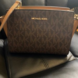 Michael Kors Selma Medium Messenger Crossbody Bag in Brown